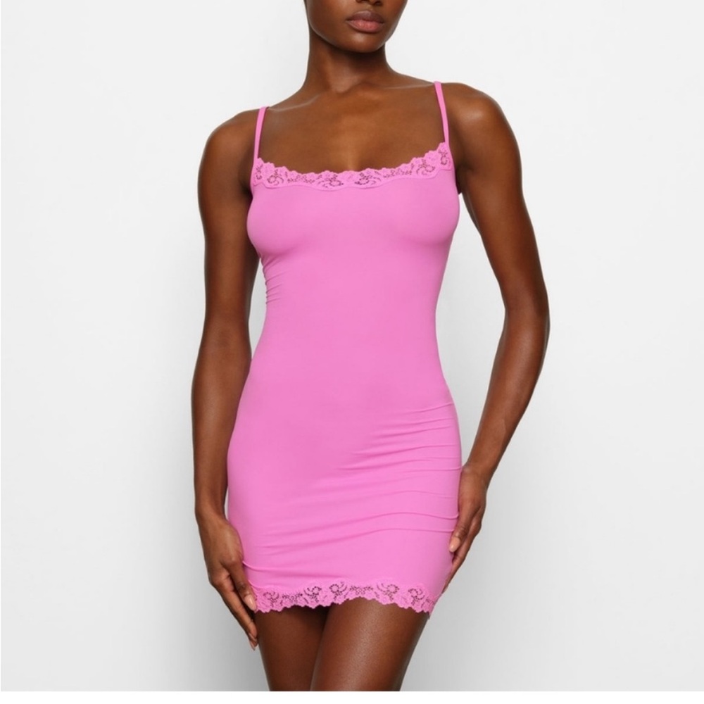 Skims Fits Everyone Lace Slip Dress Neon Orchid Pink Size M